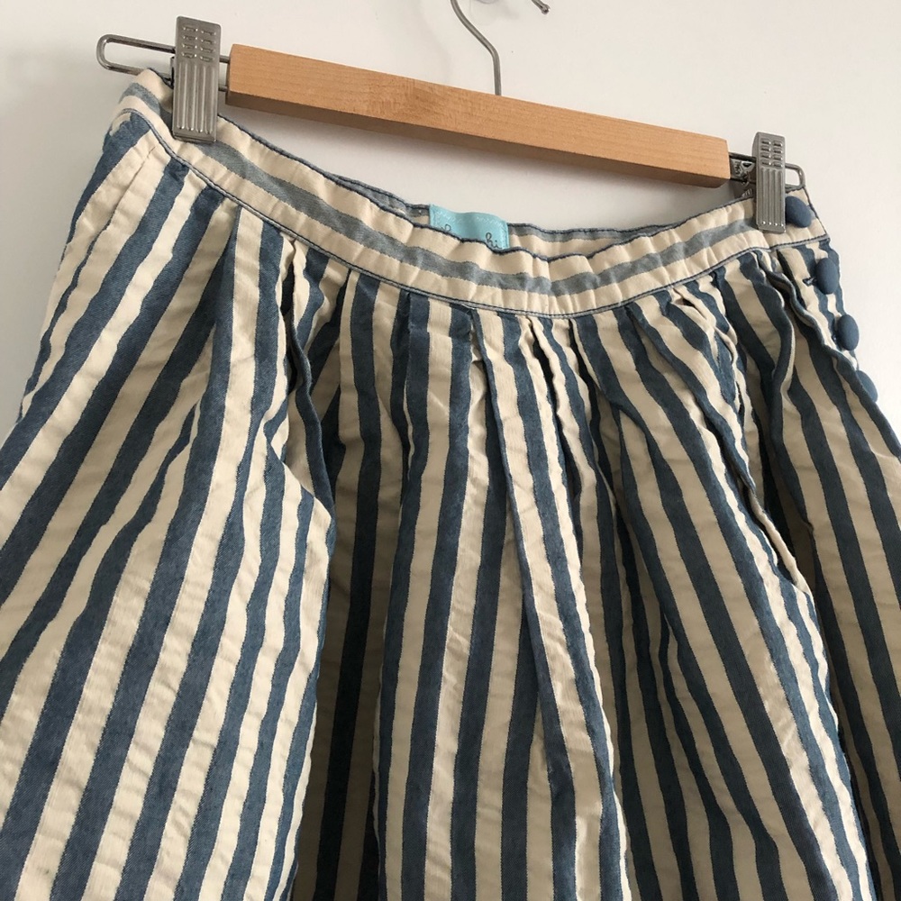 UO Kimchi & Blu Pleated Striped Skirt Size 0 NWOT - Picture 2 of 3
